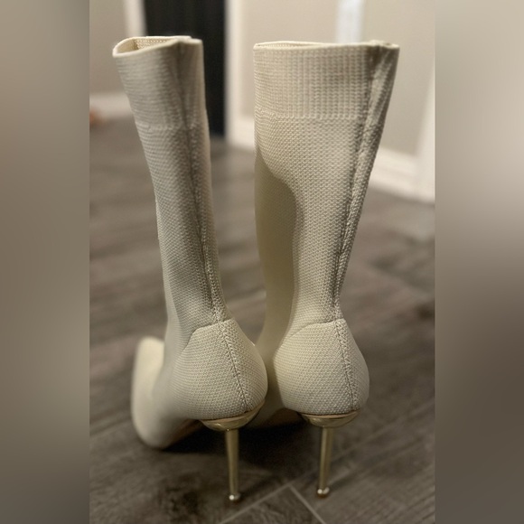 🌟HOST Pick🌟 NWOT Cuccoo, Size 40 9 Ivory White Cream Gold Stiletto Sock Boots - Picture 6 of 16